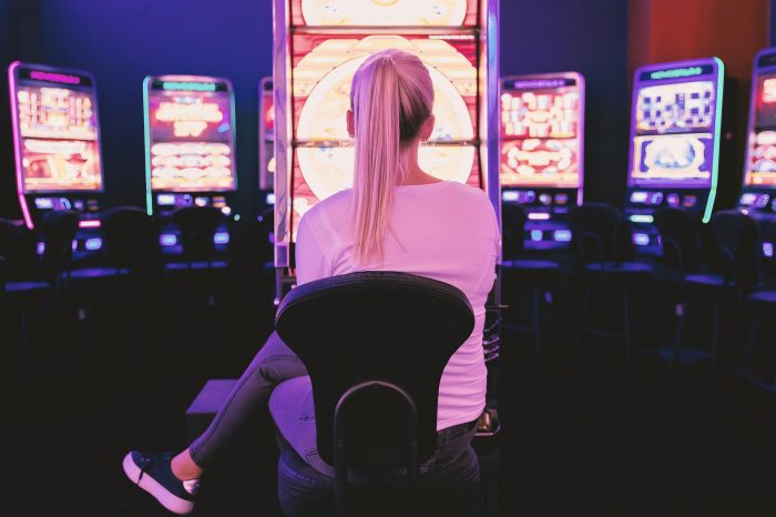 Kuinka kasinopelien pelaaminen yksin voi olla hyödyllistä toisinaan